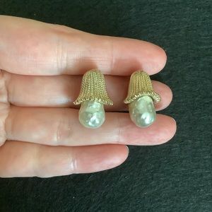 Vintage SARAH COV. Faux pearl clip on earrings.